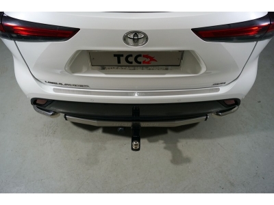 Накладка на задний бампер лист шлифованный надписьToyota  ТСС для Toyota Highlander 2020-2021